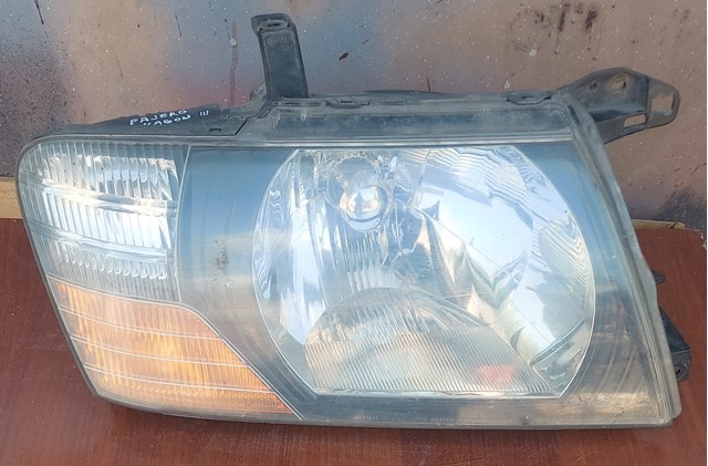 MR548038 Mitsubishi Фара передняя правая
