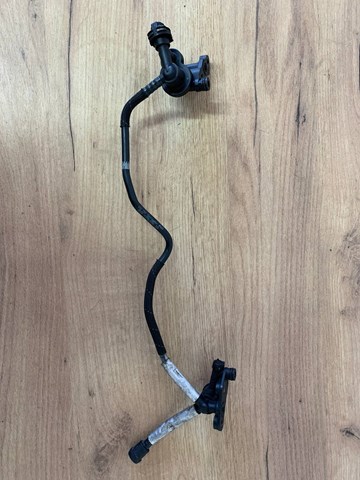 059121086BD VAG Manguera del radiador original y equivalente