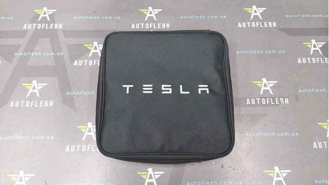 147906800C Tesla Кабель для зарядки электромобиля
