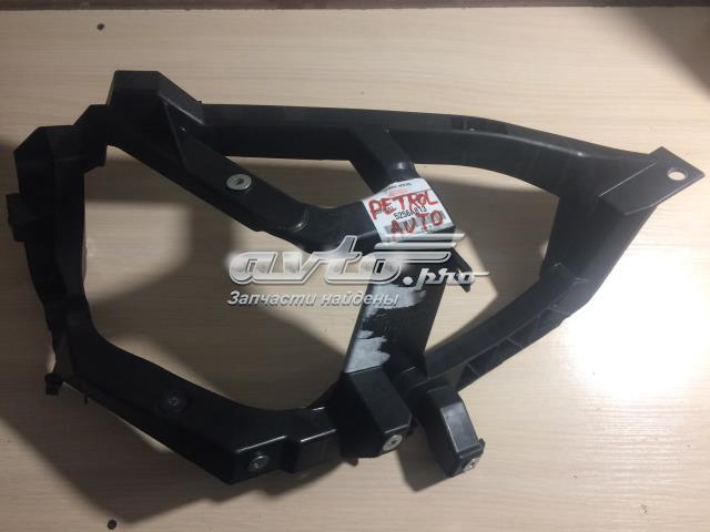 5256A813 Mitsubishi Рамка радиатора левая