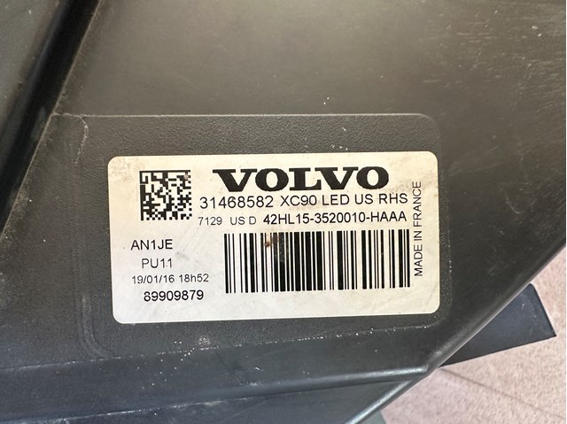 Правая фара 31468582 Volvo