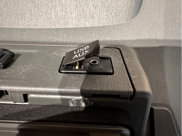 USB-разветвитель на Toyota Camry HYBRID 