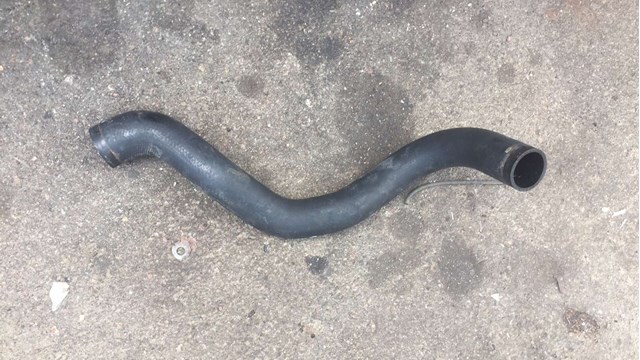 1505A568 MITSUBISHI Tubo flexible de aire de sobrealimentación izquierdo original y equivalente