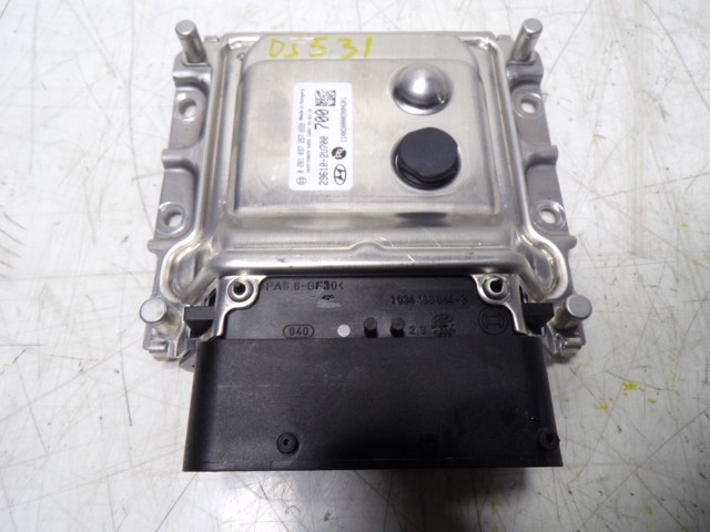 296102U700 Hyundai/Kia 