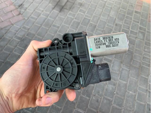 Motor eléctrico, elevalunas, puerta trasera derecha 67626927026 BMW
