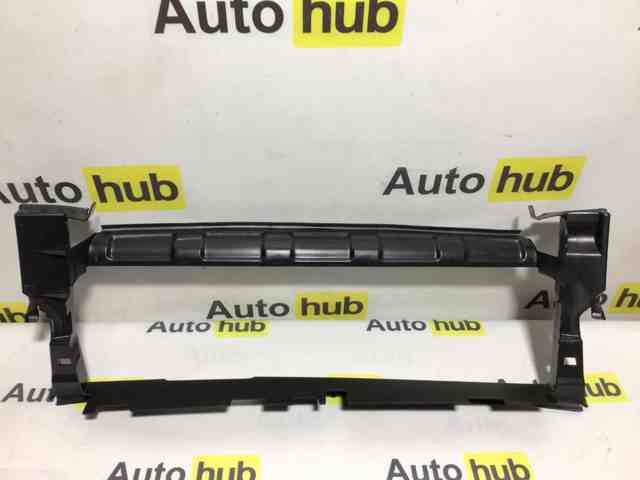 Дефлектор радиатора LR027022 Land Rover