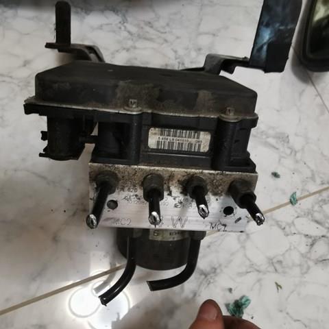 Compre EH46437A0 Mazda Unidade hidráulico de controlo ABS