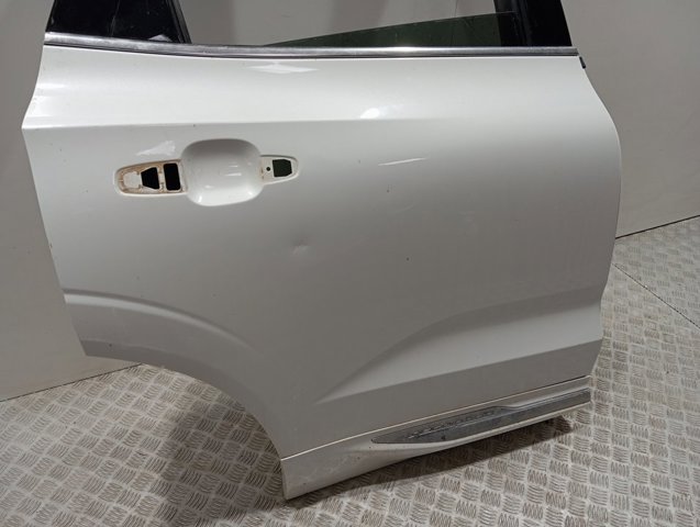 Задняя правая дверь Volvo 32399082