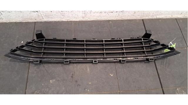 Решетка бампера переднего нижняя 622540275R Renault (RVI)