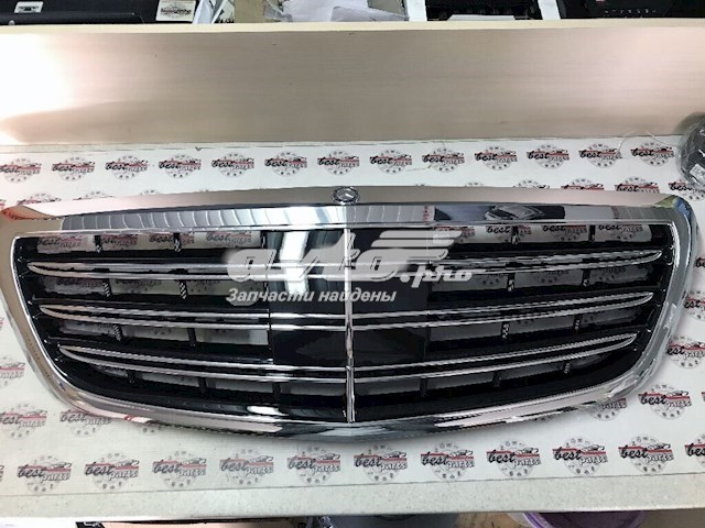 A22288002839040 Mercedes Решетка радиатора