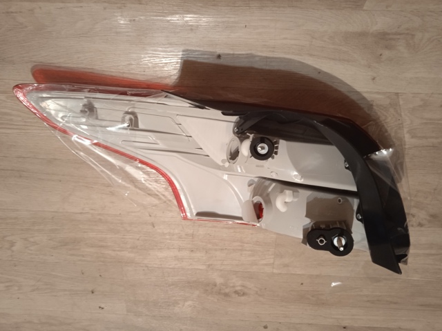 Задняя левая внешняя фара FPS FP2813F6P цена, от 66.00 USD