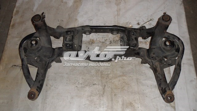 31200267 Volvo viga de suspensão traseira (plataforma veicular)