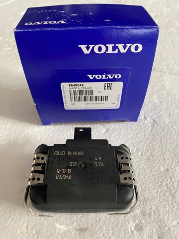 8648049 Volvo 