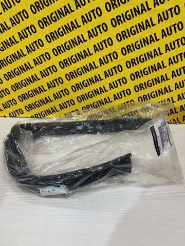 KB7W56770A Mazda Уплотнитель под капот