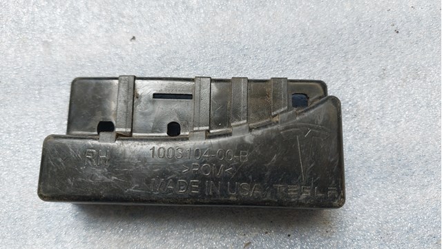 100310400B Tesla 
