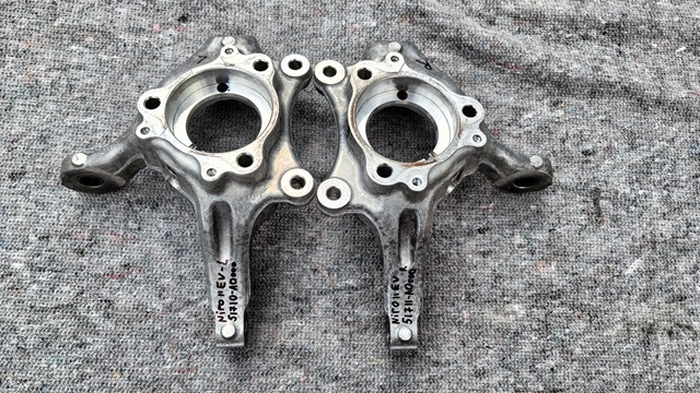 Цапфа (поворотный кулак) передний левый Hyundai/Kia 51710AO000 цена, от 277.75 USD