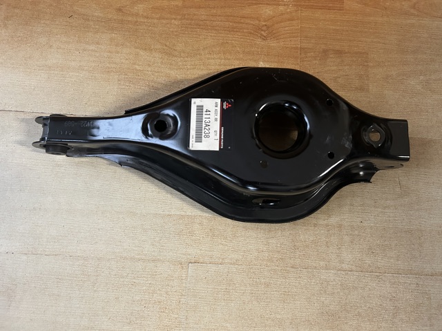 Рычаги задней подвески Mitsubishi 4113A238