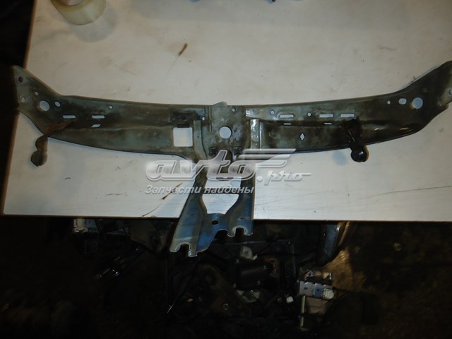 7752261328 Renault (RVI) Суппорт радиатора верхний