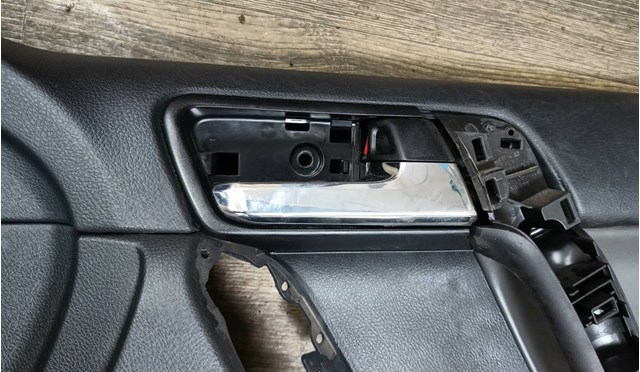 Maçaneta interna direita da porta traseira para Toyota Land Cruiser (J150)