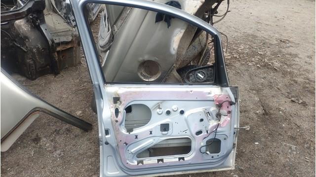 Porta dianteira esquerda Opel Zafira A F75