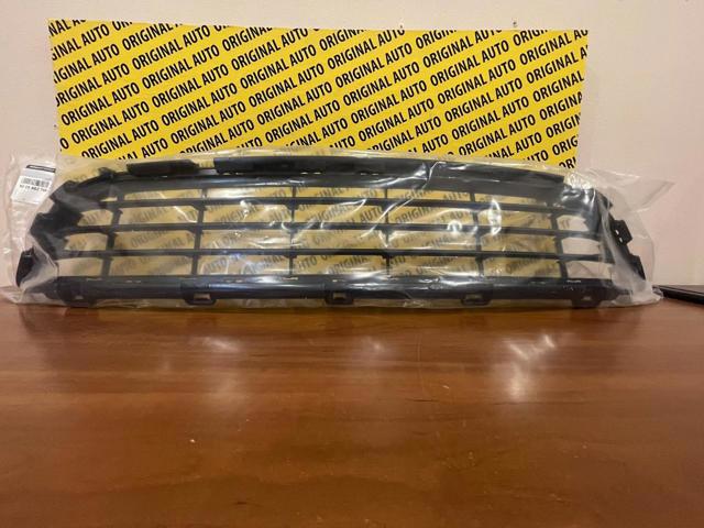 Решетка бампера переднего нижняя Renault (RVI) 622540275R цена, от 36.93 USD