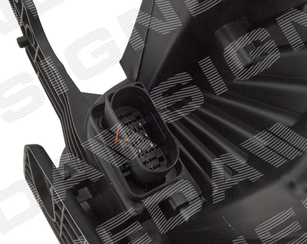 Правая фара ZFD111176R Signeda