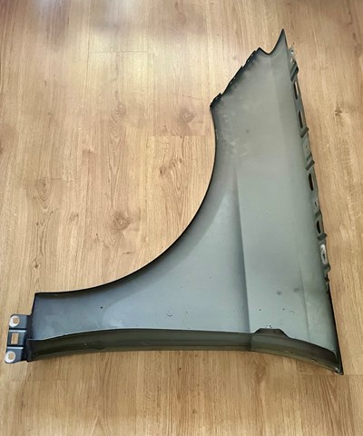 Pára-lama dianteiro direito Mercedes A2928800206