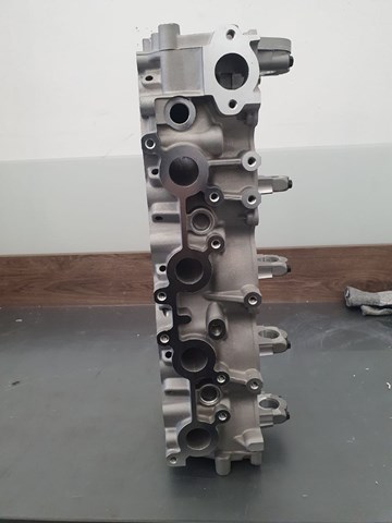 WLF210100 Mazda Головка блока цилиндров