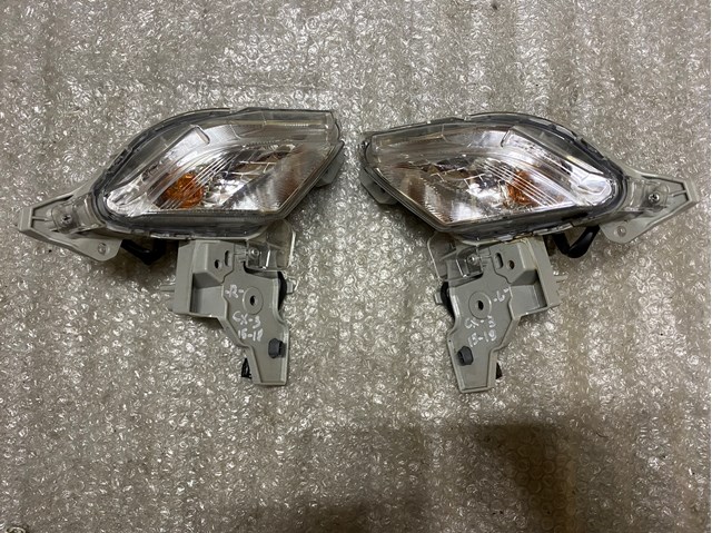 Поворотник левый DB2R51360 Mazda