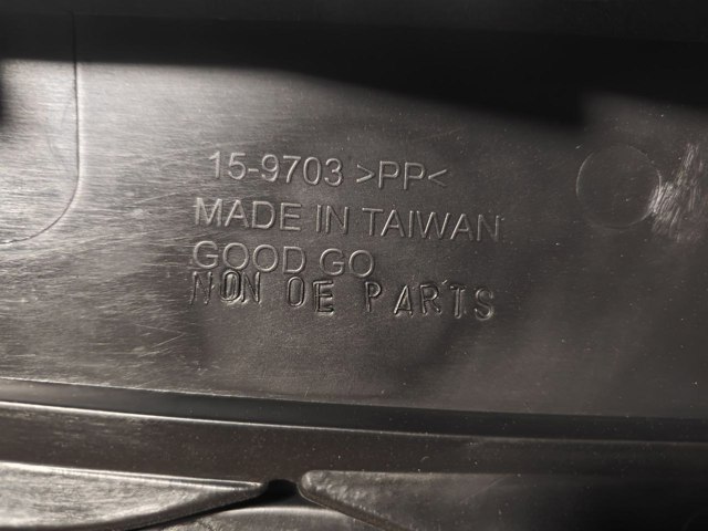 Решетка на бампер Mazda EH45501T0H