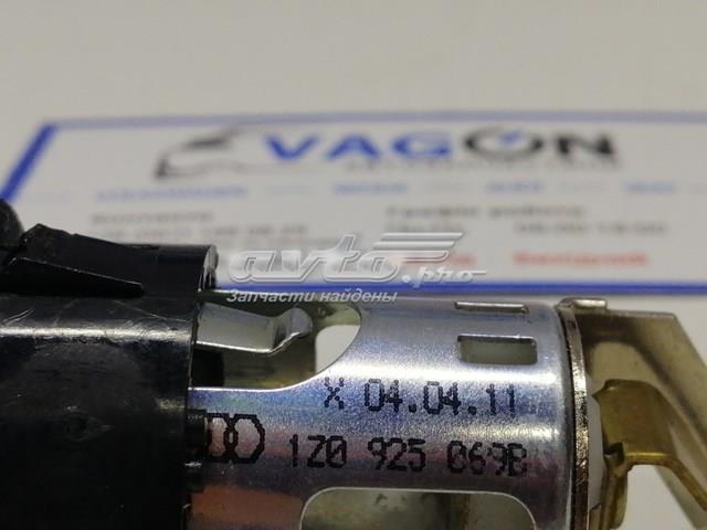 1Z0925069B VAG acendedor de cigarros