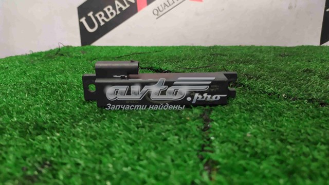 Купить LR099137 Land Rover 