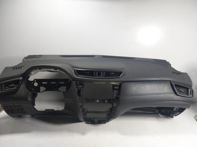Панель салона передняя "торпедо" Nissan/Infiniti 682004CC0A цена, от 506.77 USD