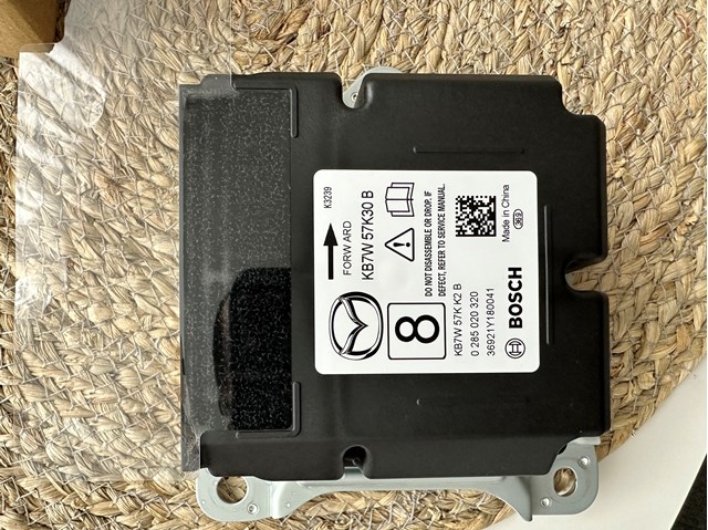 Модуль-процессор управления подушки безопасности Mazda KB7W57K30B