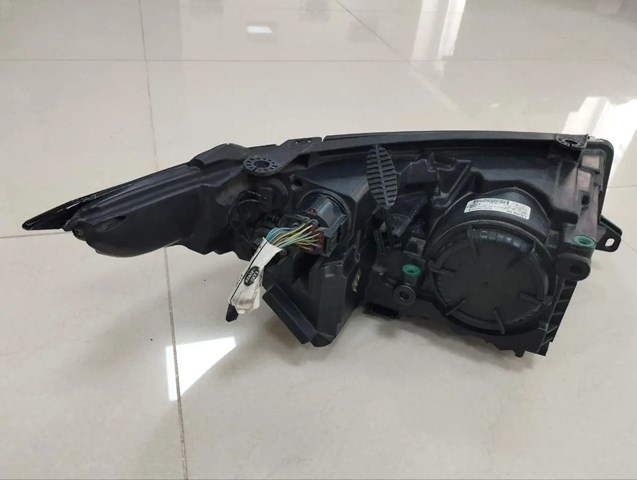 Левая фара LR048053 Land Rover