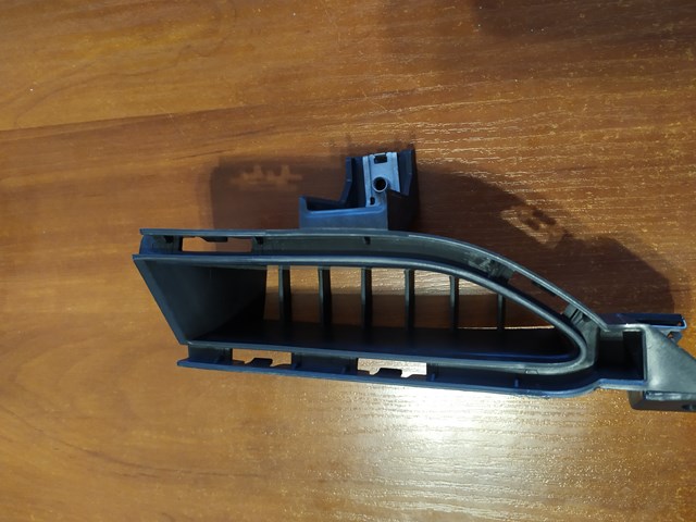 Решетка бампера переднего правая 622566RR0A Nissan/Infiniti