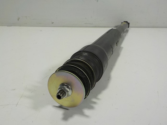485300DF90 Toyota Амортизаторы задние