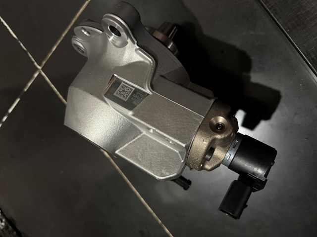 2401501 FORD Bomba inyectora original y equivalente