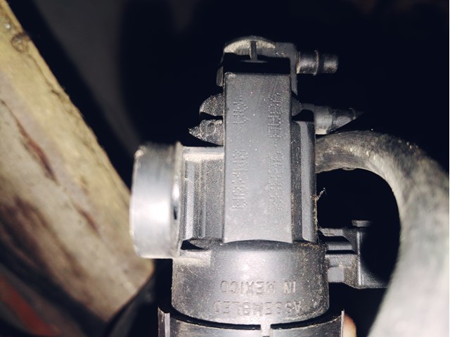 98AB9E882 Ford 