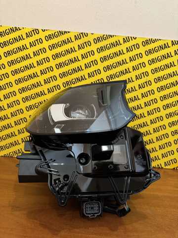 KR9D51030C Mazda Фара передняя правая