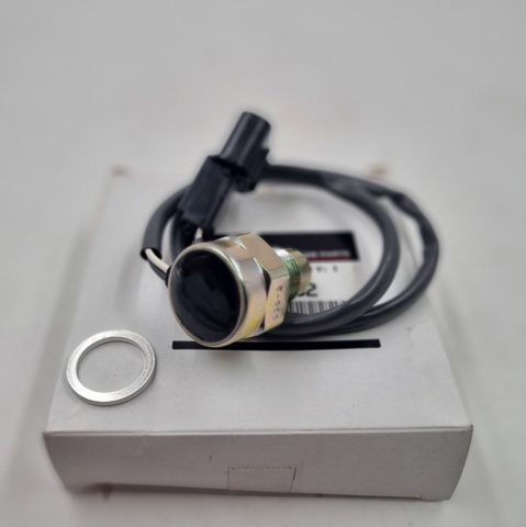 Sensor de ativação das luzes de marcha à ré Mitsubishi Pajero SPORT II KH