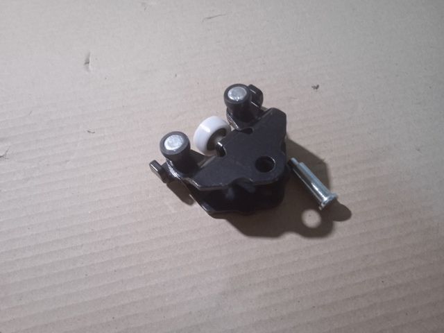 Купить 5051634 Autotechteile Ролик двери боковой (сдвижной) правый нижний