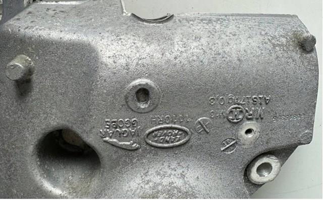 Кулак поворотный правый Land Rover LR090542