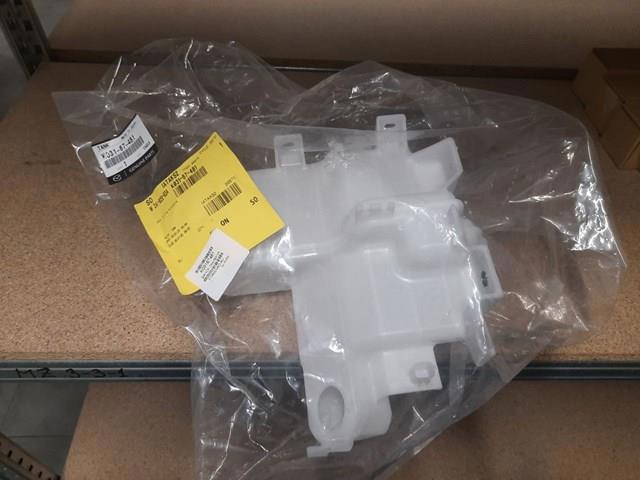 K03167481 Mazda Бачок омывателя стекла