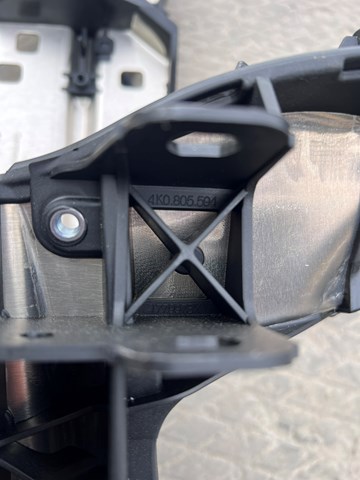 Суппорт радиатора в сборе (монтажная панель крепления фар) на Audi A6 4A5, C8