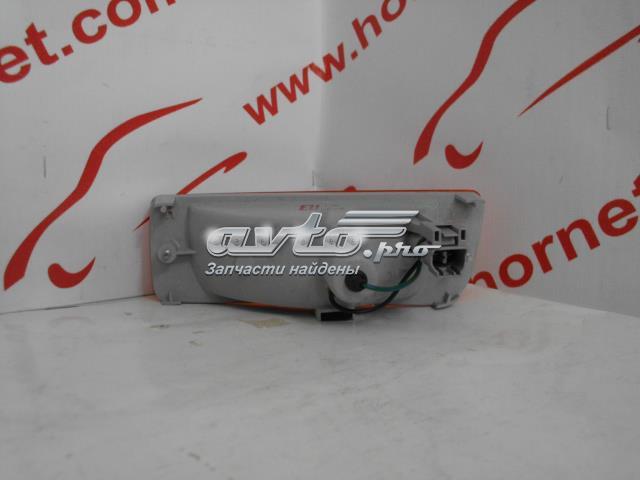 MB831604 Mitsubishi Pisca-pisca direito