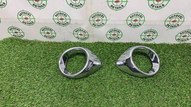8148133040 Toyota Ободок (окантовка) фары противотуманной правой
