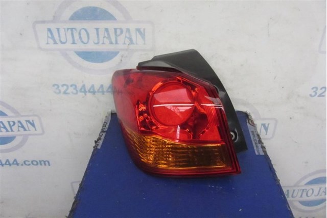 8330A691 Mitsubishi фонарь задний левый