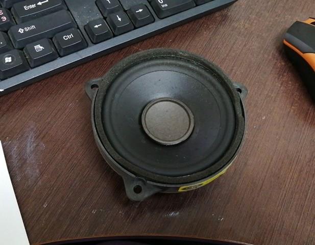 Динамик задней полки LR025876 Land Rover