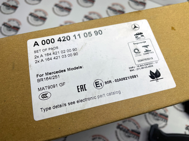 A000420110590 Mercedes Колодки передние